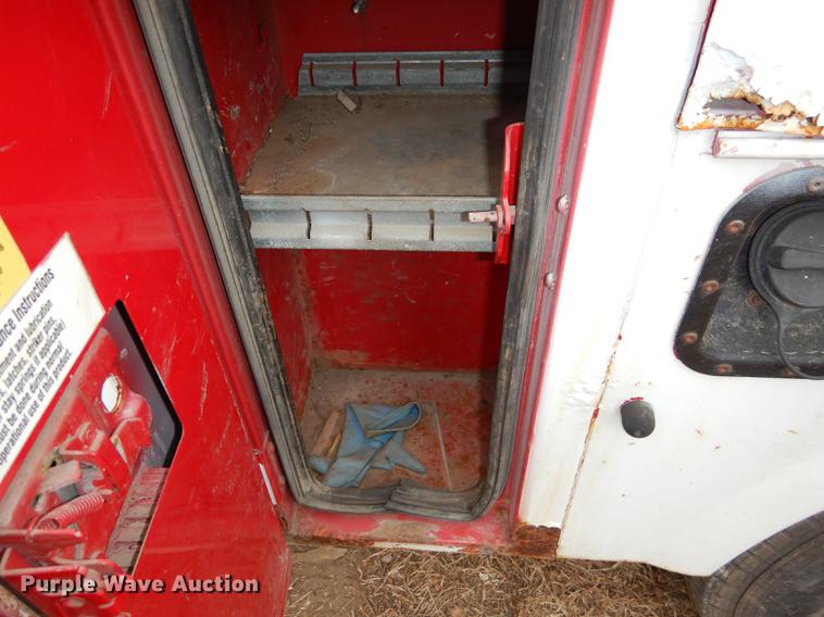 image for item J5566 2004 Ford F250 Super Duty XLT SuperCab utility bed pickup truck