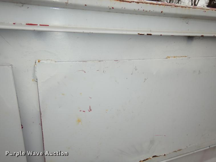 image for item J5566 2004 Ford F250 Super Duty XLT SuperCab utility bed pickup truck