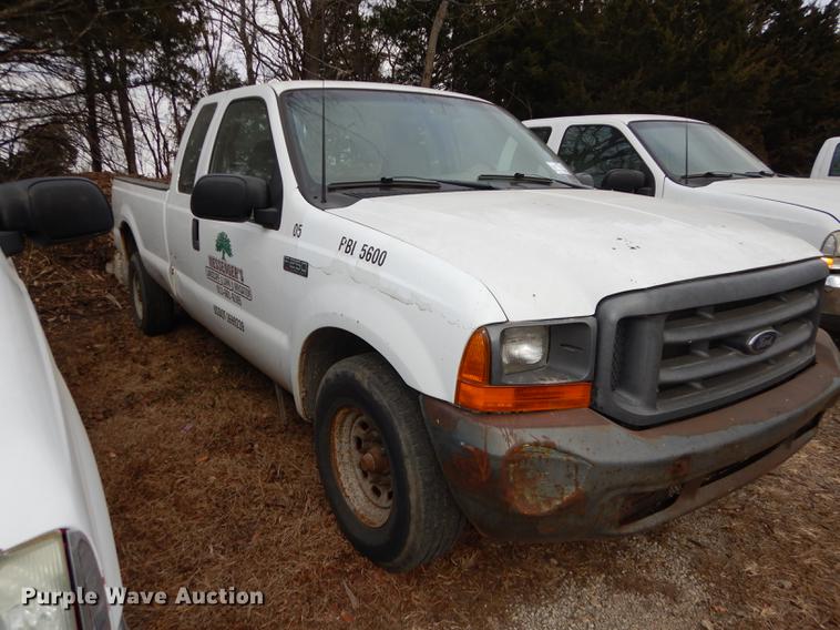 image for item J5567 1999 Ford F250 Super Duty XL SuperCab pickup truck
