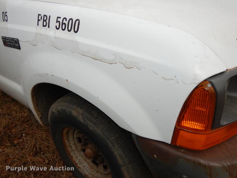 image for item J5567 1999 Ford F250 Super Duty XL SuperCab pickup truck