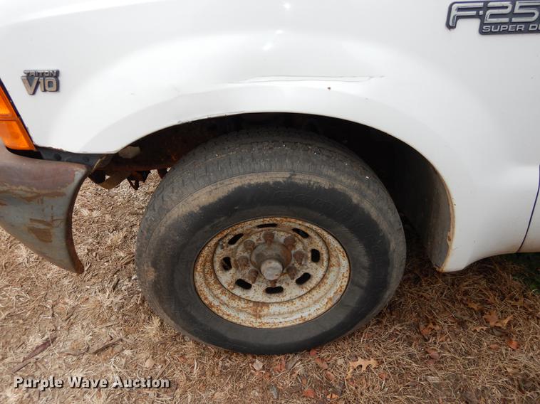 image for item J5567 1999 Ford F250 Super Duty XL SuperCab pickup truck