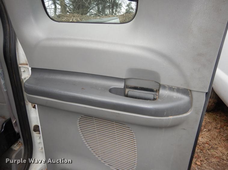 image for item J5567 1999 Ford F250 Super Duty XL SuperCab pickup truck