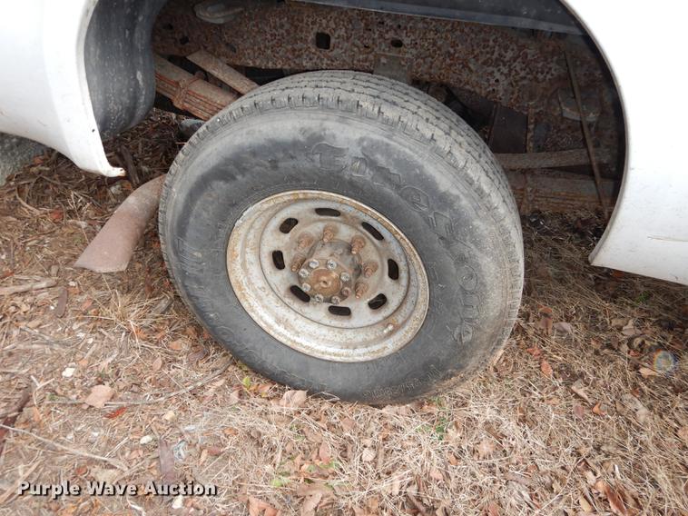 image for item J5568 2003 Ford F250 Super Duty XL SuperCab pickup truck