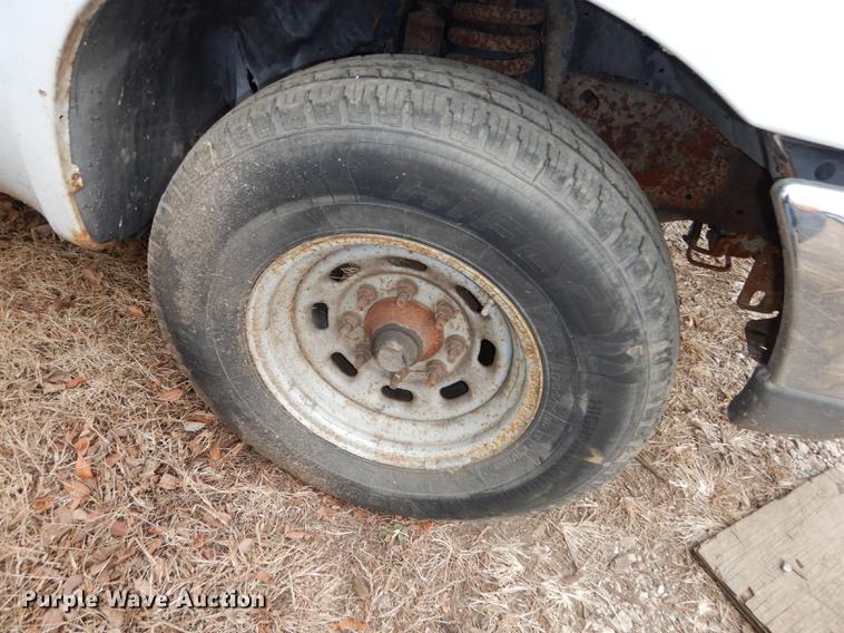 image for item J5568 2003 Ford F250 Super Duty XL SuperCab pickup truck