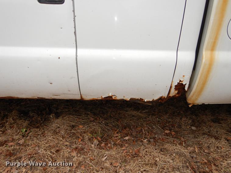 image for item J5568 2003 Ford F250 Super Duty XL SuperCab pickup truck