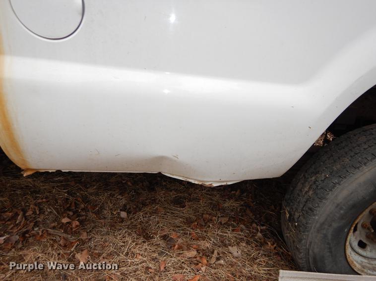 image for item J5568 2003 Ford F250 Super Duty XL SuperCab pickup truck