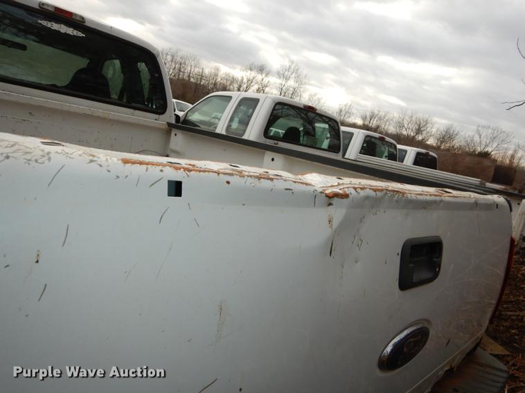 image for item J5568 2003 Ford F250 Super Duty XL SuperCab pickup truck