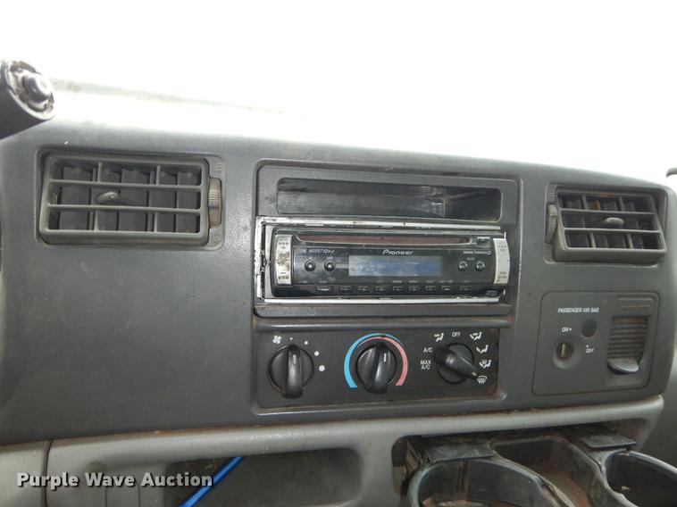 image for item J5568 2003 Ford F250 Super Duty XL SuperCab pickup truck