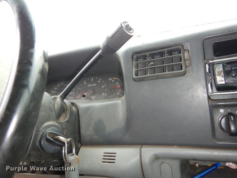 image for item J5568 2003 Ford F250 Super Duty XL SuperCab pickup truck