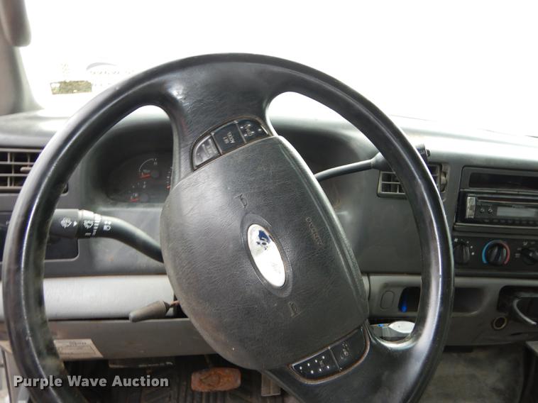 image for item J5568 2003 Ford F250 Super Duty XL SuperCab pickup truck