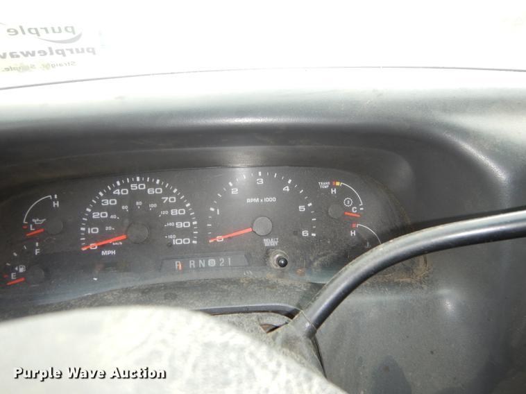 image for item J5568 2003 Ford F250 Super Duty XL SuperCab pickup truck