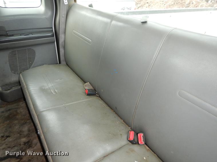 image for item J5568 2003 Ford F250 Super Duty XL SuperCab pickup truck