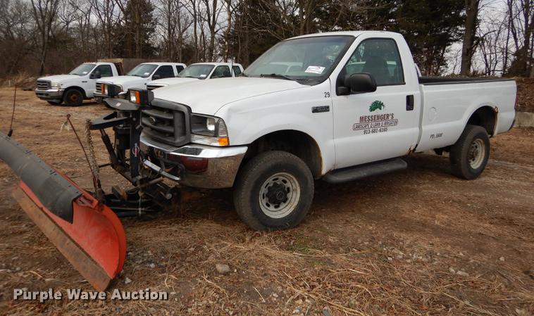 image for item J5569 2003 Ford F250 Super Duty XL pickup truck