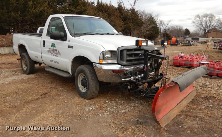 image for item J5569 2003 Ford F250 Super Duty XL pickup truck