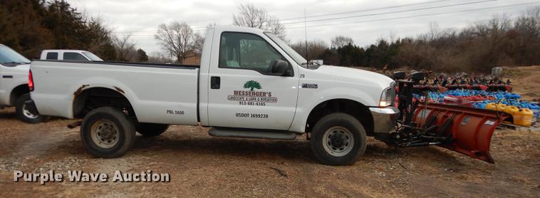 image for item J5569 2003 Ford F250 Super Duty XL pickup truck