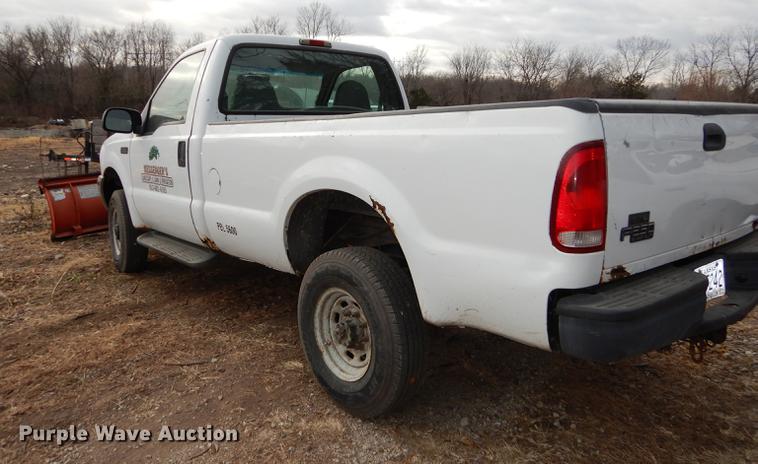 image for item J5569 2003 Ford F250 Super Duty XL pickup truck