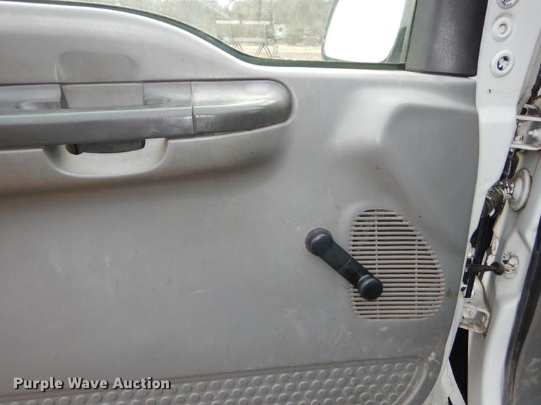 image for item J5569 2003 Ford F250 Super Duty XL pickup truck