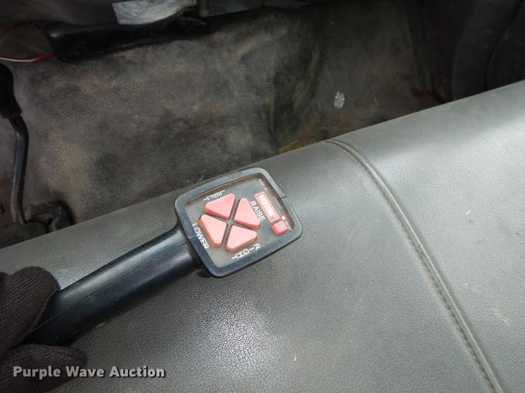 image for item J5569 2003 Ford F250 Super Duty XL pickup truck