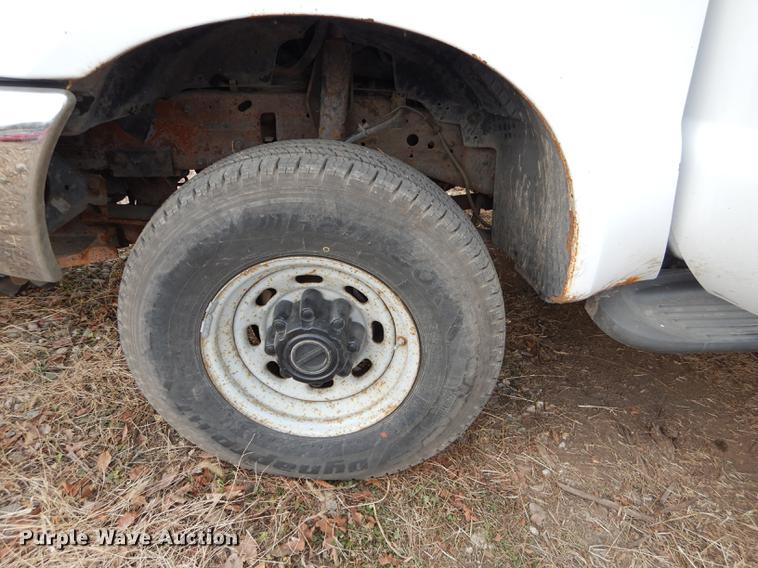 image for item J5569 2003 Ford F250 Super Duty XL pickup truck