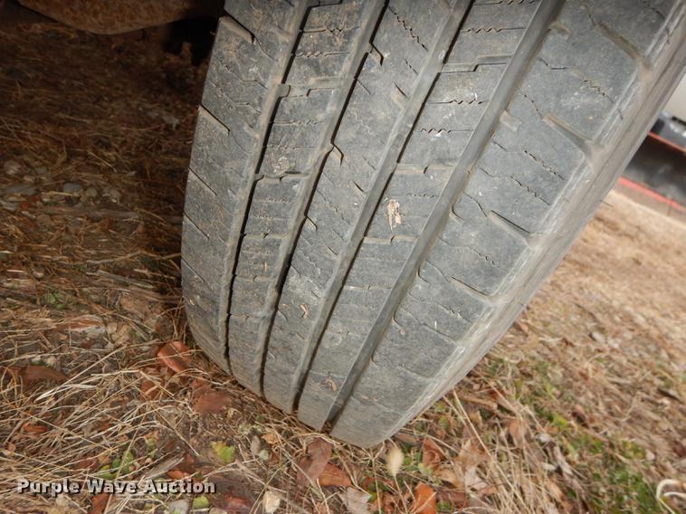 image for item J5569 2003 Ford F250 Super Duty XL pickup truck