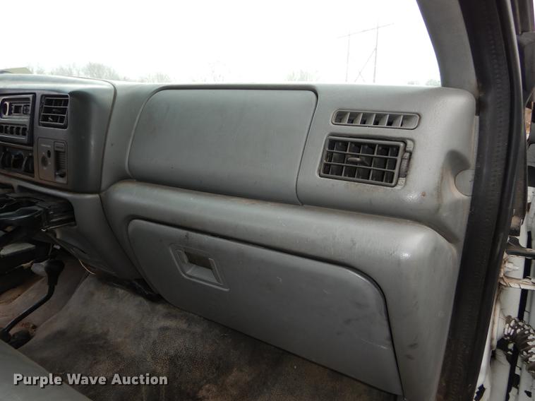 image for item J5569 2003 Ford F250 Super Duty XL pickup truck