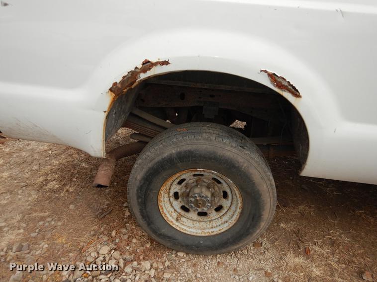 image for item J5569 2003 Ford F250 Super Duty XL pickup truck