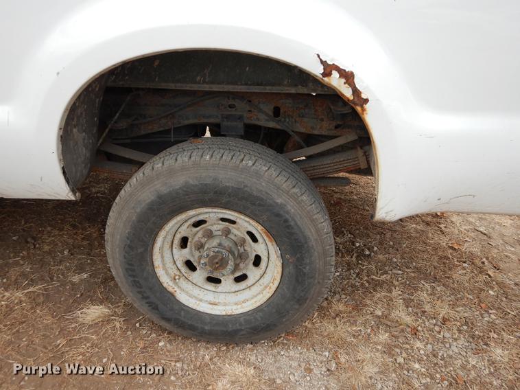 image for item J5569 2003 Ford F250 Super Duty XL pickup truck