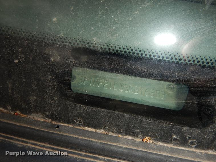 image for item J5569 2003 Ford F250 Super Duty XL pickup truck