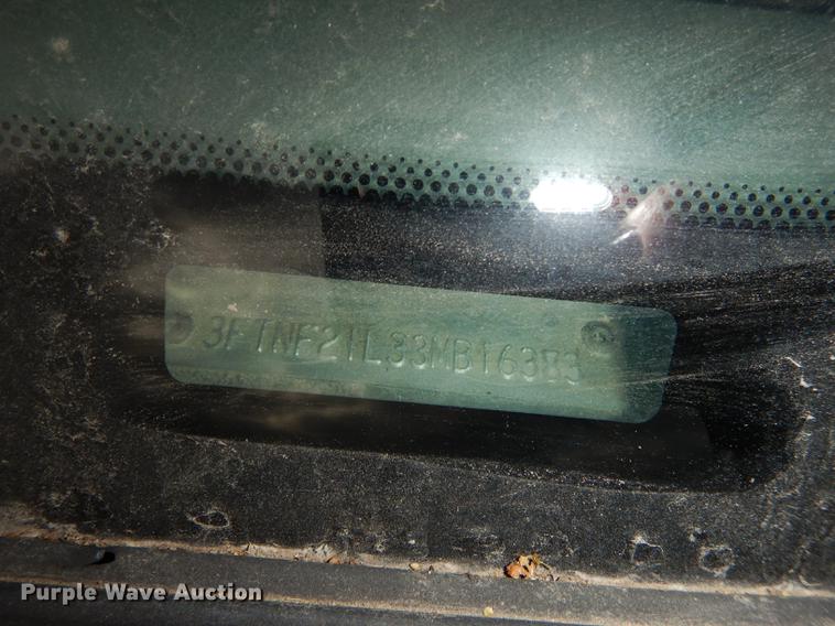 image for item J5569 2003 Ford F250 Super Duty XL pickup truck