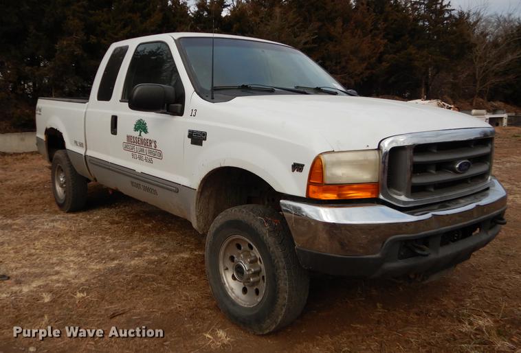 image for item J5570 2000 Ford F250 Super Duty XLT SuperCab pickup truck