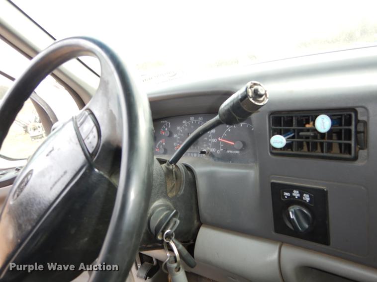 image for item J5570 2000 Ford F250 Super Duty XLT SuperCab pickup truck