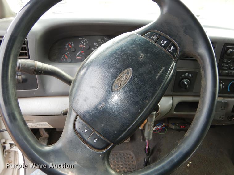 image for item J5570 2000 Ford F250 Super Duty XLT SuperCab pickup truck