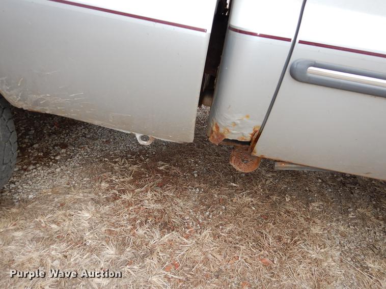 image for item J5570 2000 Ford F250 Super Duty XLT SuperCab pickup truck