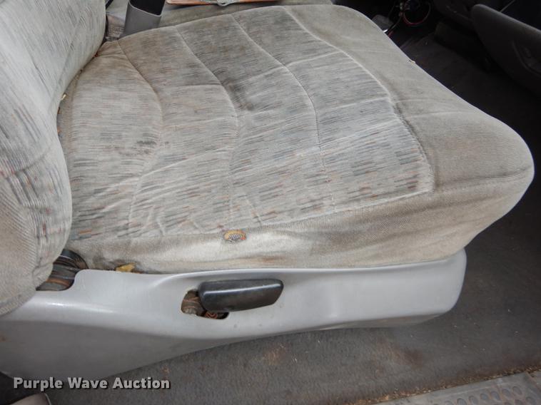 image for item J5570 2000 Ford F250 Super Duty XLT SuperCab pickup truck