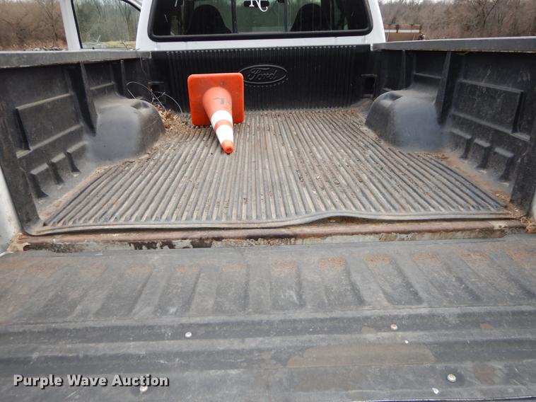 image for item J5570 2000 Ford F250 Super Duty XLT SuperCab pickup truck