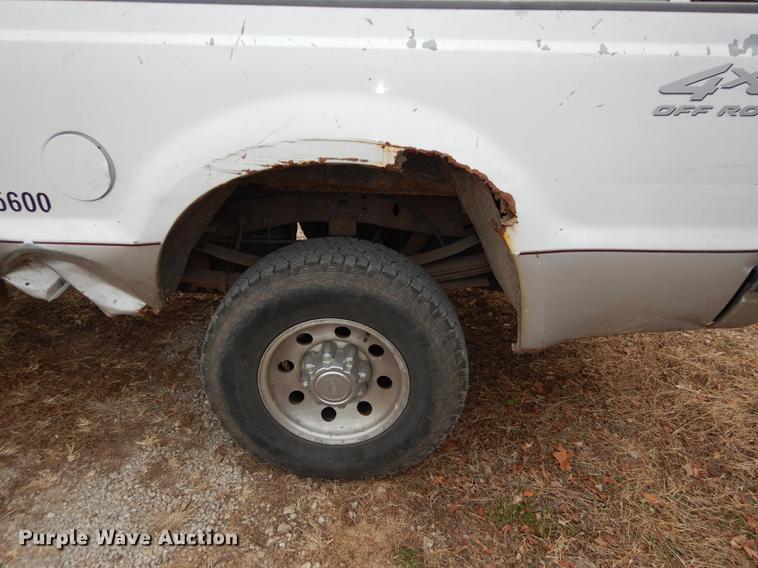 image for item J5570 2000 Ford F250 Super Duty XLT SuperCab pickup truck