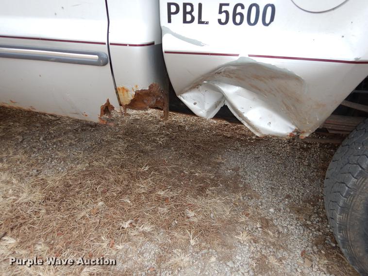 image for item J5570 2000 Ford F250 Super Duty XLT SuperCab pickup truck