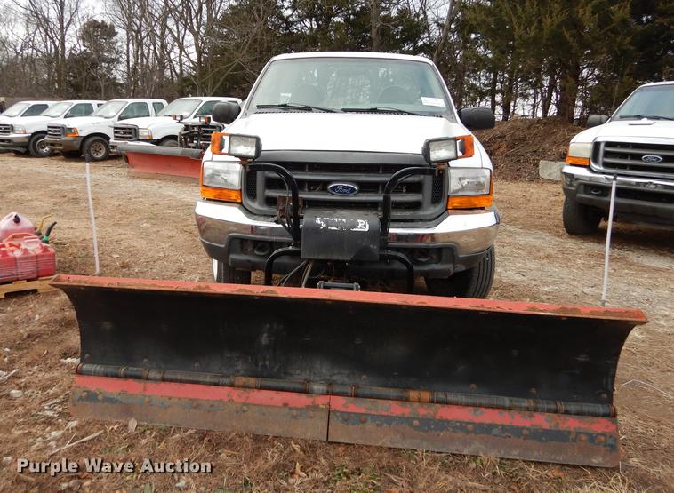 image for item J5571 2001 Ford F250 Super Duty XL pickup truck