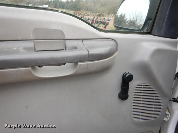 image for item J5571 2001 Ford F250 Super Duty XL pickup truck