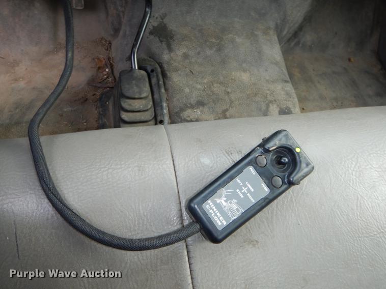 image for item J5571 2001 Ford F250 Super Duty XL pickup truck