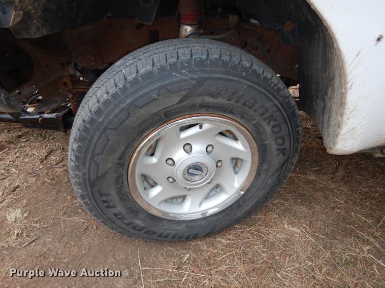 image for item J5571 2001 Ford F250 Super Duty XL pickup truck