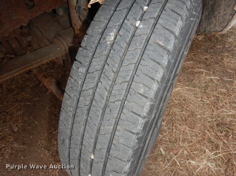 image for item J5571 2001 Ford F250 Super Duty XL pickup truck