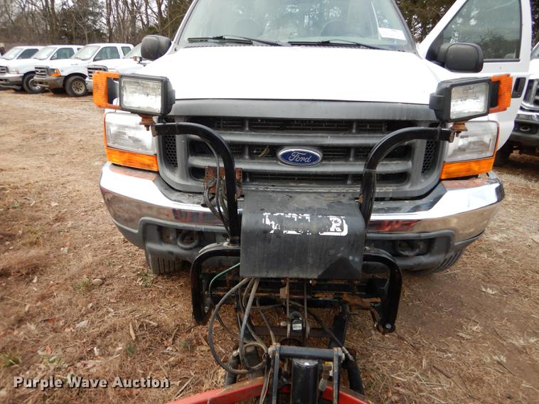 image for item J5571 2001 Ford F250 Super Duty XL pickup truck