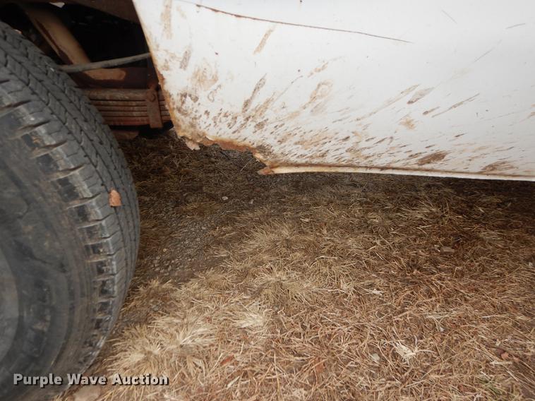 image for item J5571 2001 Ford F250 Super Duty XL pickup truck