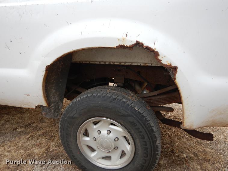 image for item J5571 2001 Ford F250 Super Duty XL pickup truck