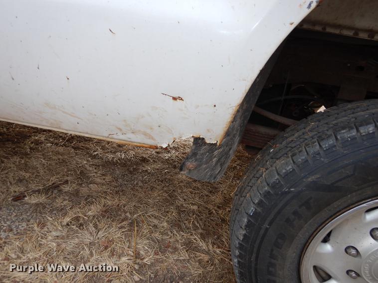 image for item J5571 2001 Ford F250 Super Duty XL pickup truck