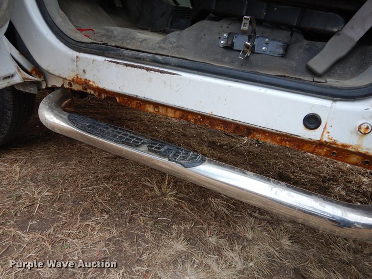 image for item J5571 2001 Ford F250 Super Duty XL pickup truck