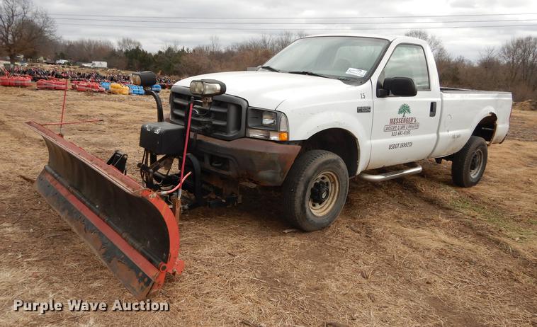 image for item J5572 2002 Ford F250 Super Duty XL pickup truck