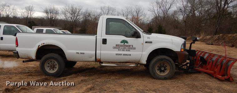 image for item J5572 2002 Ford F250 Super Duty XL pickup truck