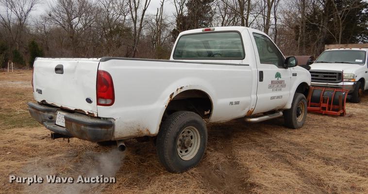 image for item J5572 2002 Ford F250 Super Duty XL pickup truck